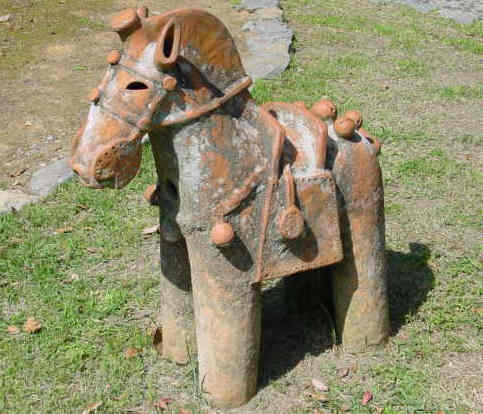 Haniwa Poterie disposée sur les Kofun (sépulture)