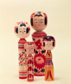 Kokeshi de type Naruko de la préfecture Miyagi